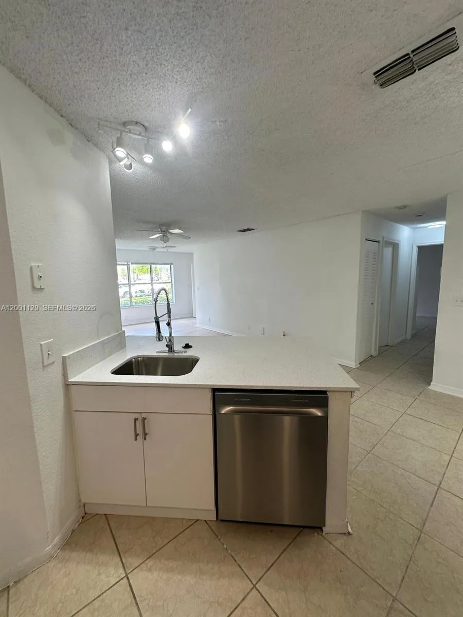 3380 N Pinewalk Dr N # 1113, Margate FL 33063