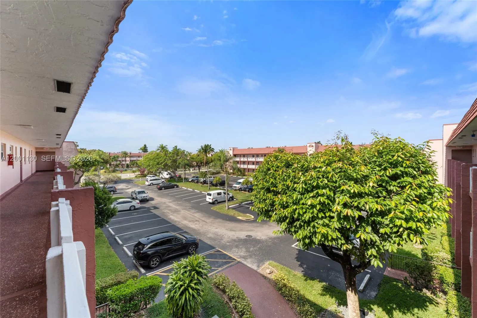 9401 Sunrise Lakes Blvd # 307, Sunrise FL 33322