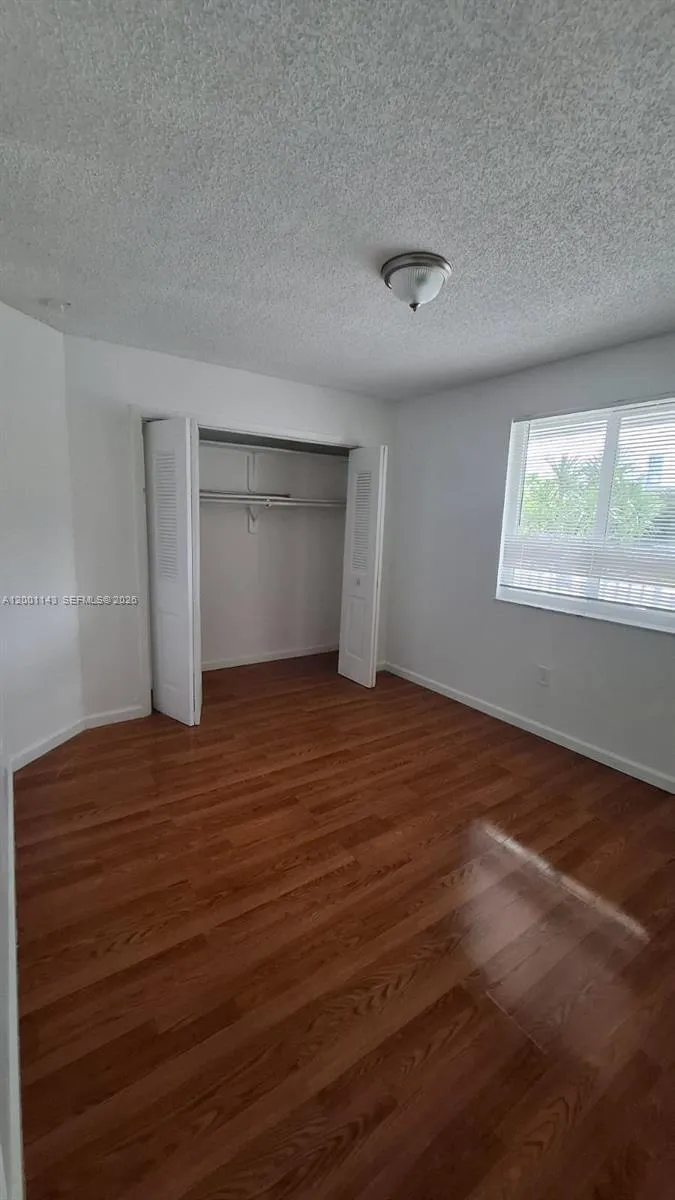 6950 Miami Gardens Dr # 201, Hialeah FL 33015