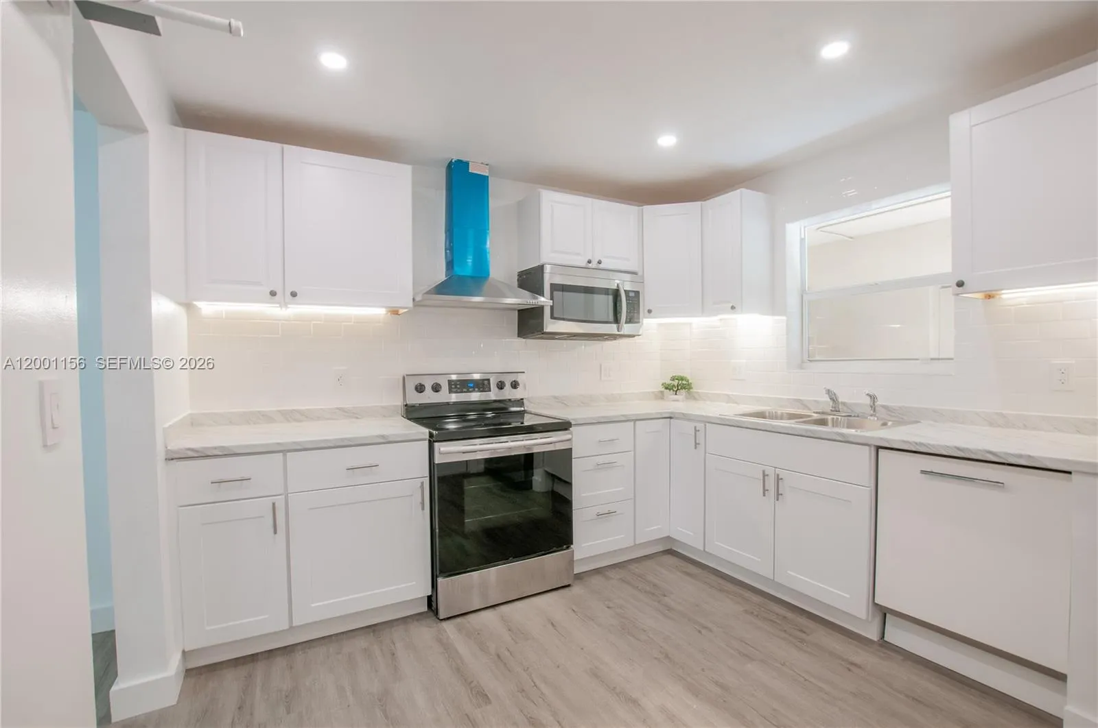 300 S Luna Ct # 2, Hollywood FL 33021