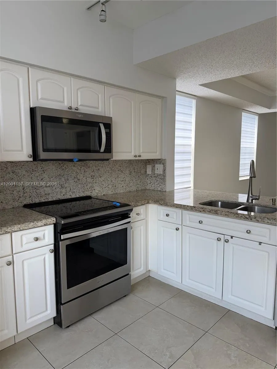 14827 Balgowan Rd # 8, Miami Lakes FL 33016