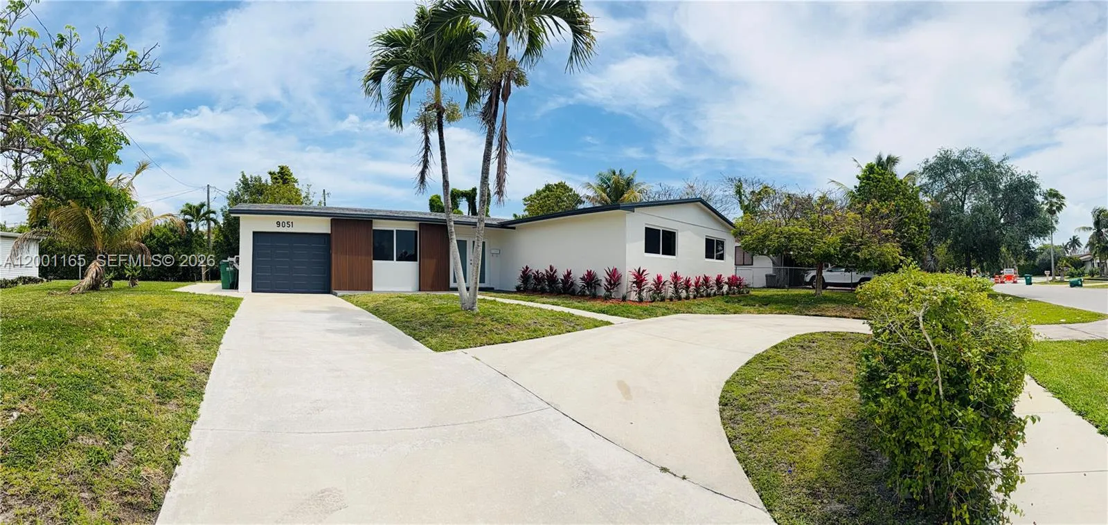 9051 SW 200th St, Cutler Bay FL 33157
