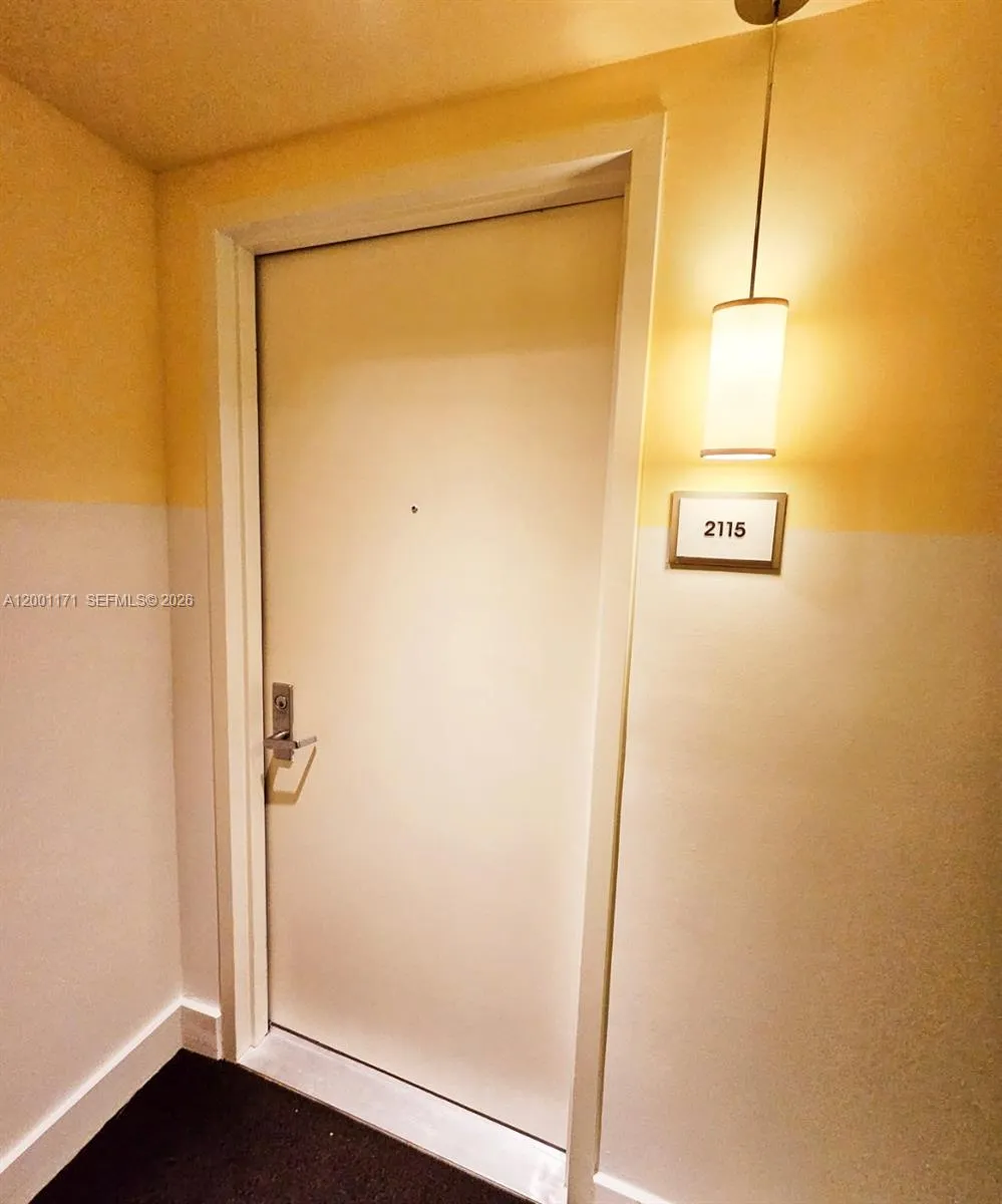 475 Brickell Ave # 2115, Miami FL 33131