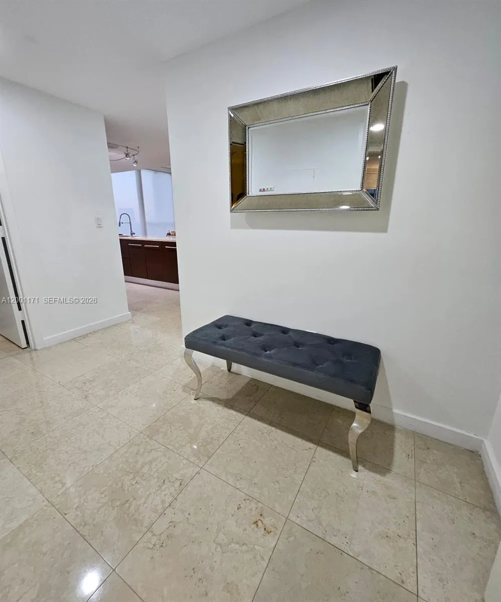 475 Brickell Ave # 2115, Miami FL 33131