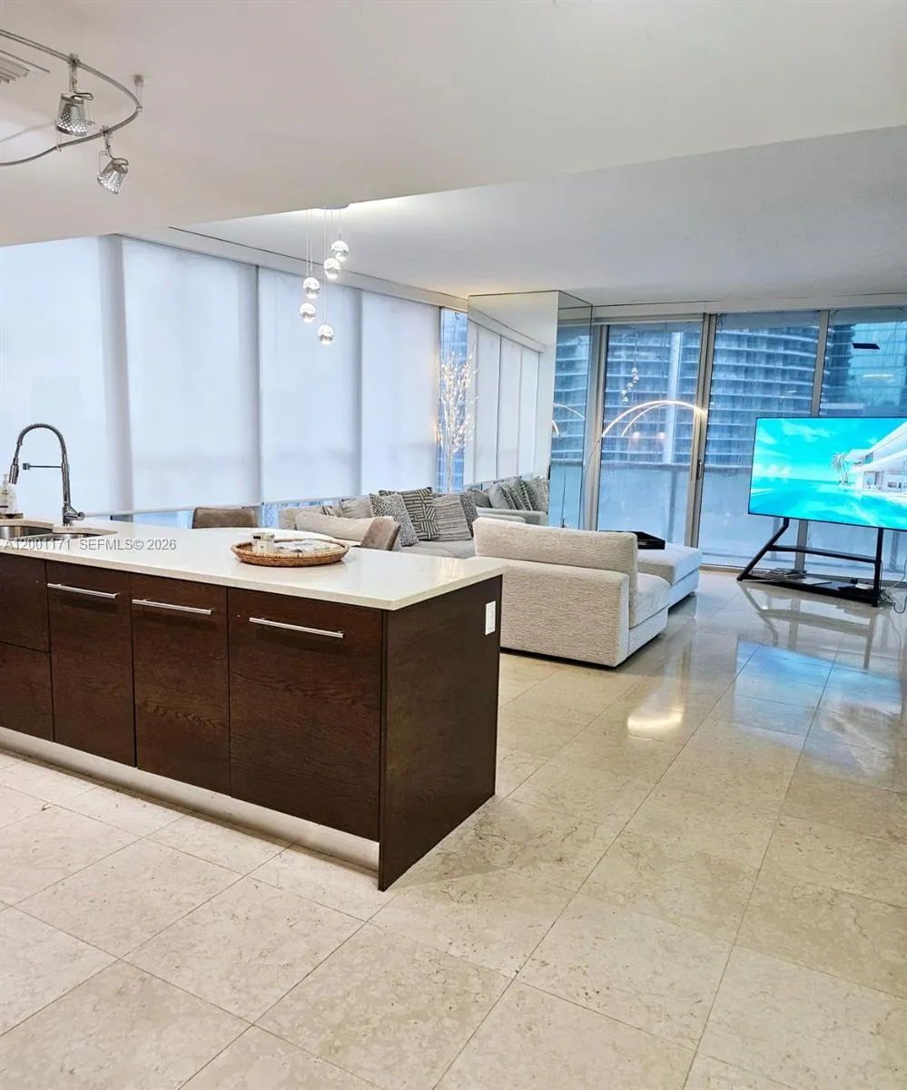 475 Brickell Ave # 2115, Miami FL 33131
