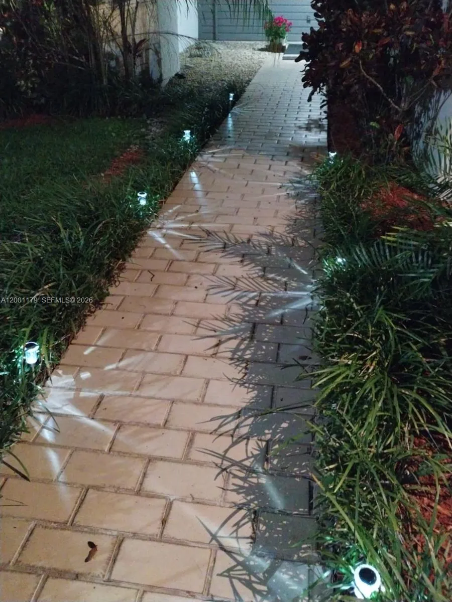 11843 SW 79th Ter, Miami FL 33183