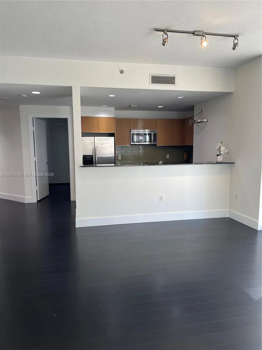 1050 Brickell Ave # 1820, Miami FL 33131