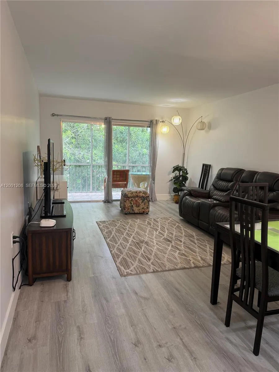 1102 Bahama Bnd # D2, Coconut Creek FL 33066