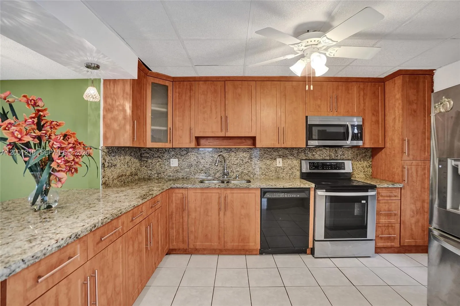 3051 NW 46th Ave # 101, Lauderdale Lakes FL 33313