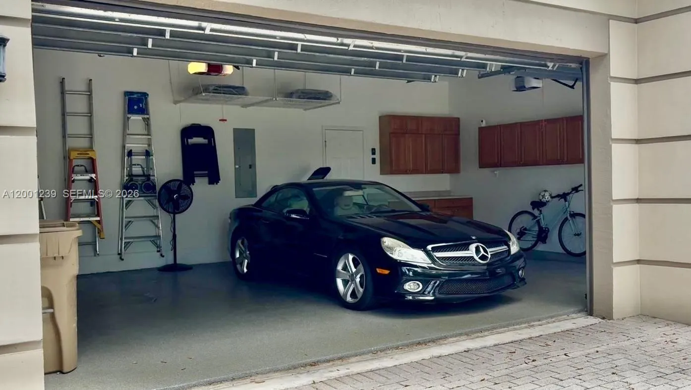 13805 SW 41st St, Davie FL 33330