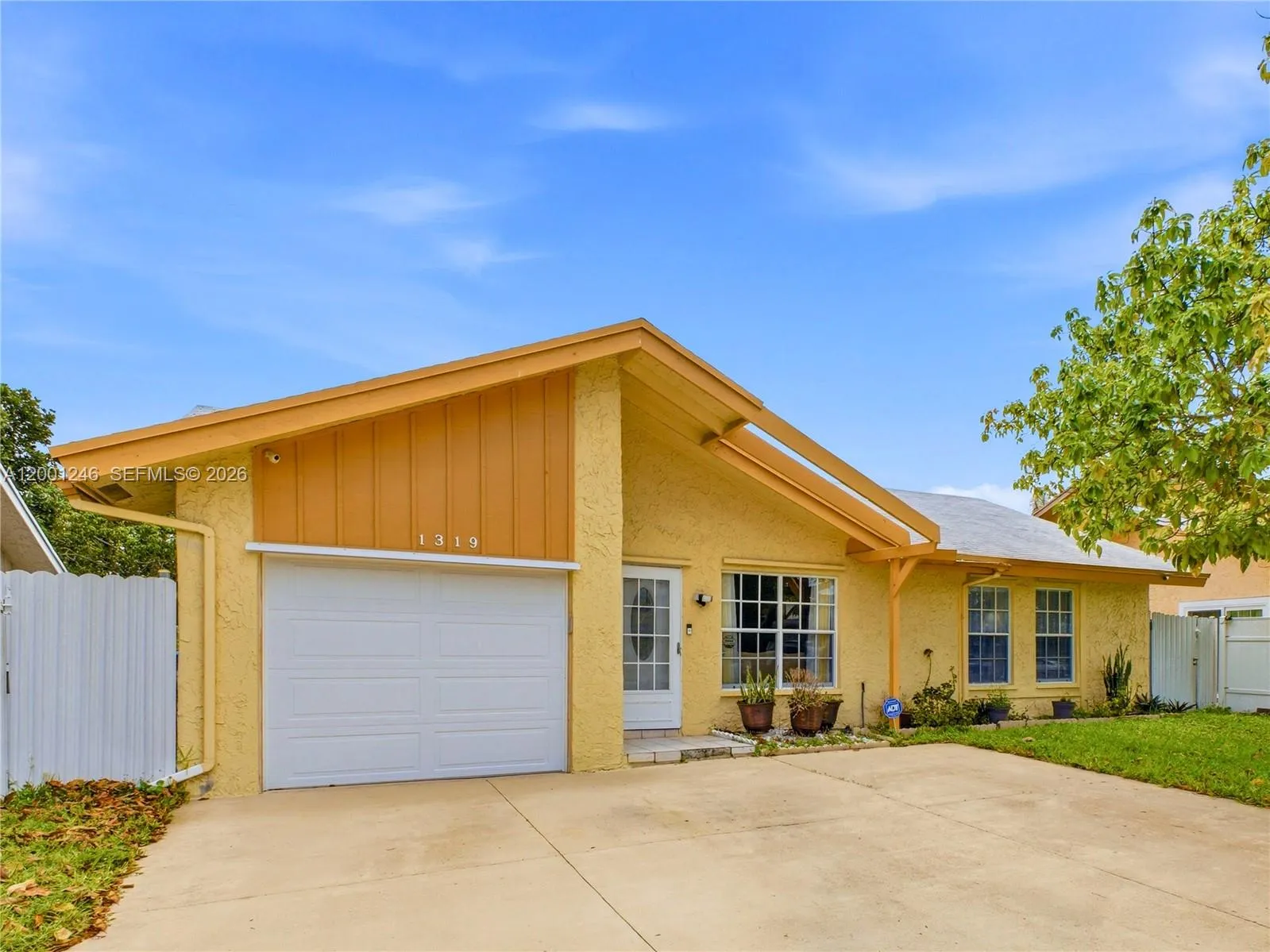 1319 SW 74th Ave, North Lauderdale FL 33068