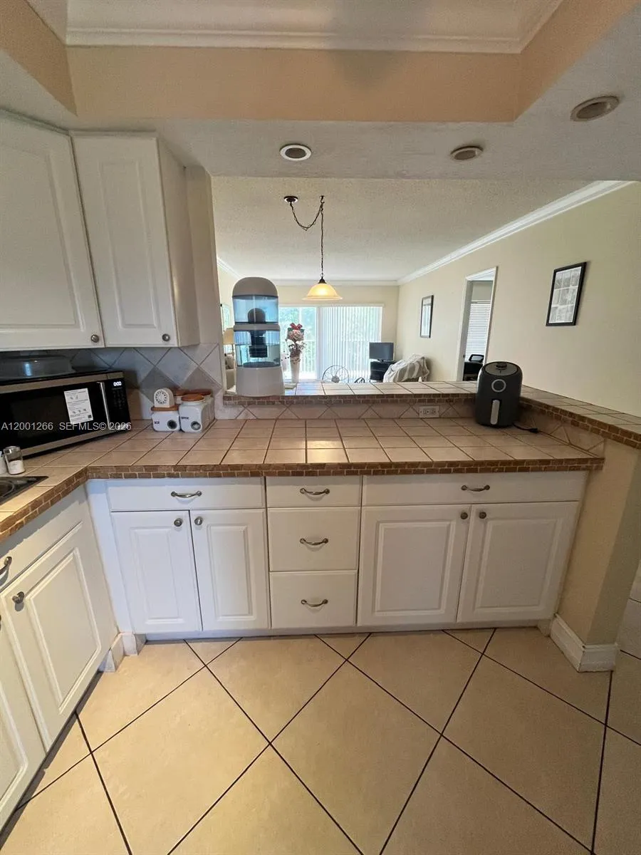 3200 N Palm Aire Dr # 407, Pompano Beach FL 33069