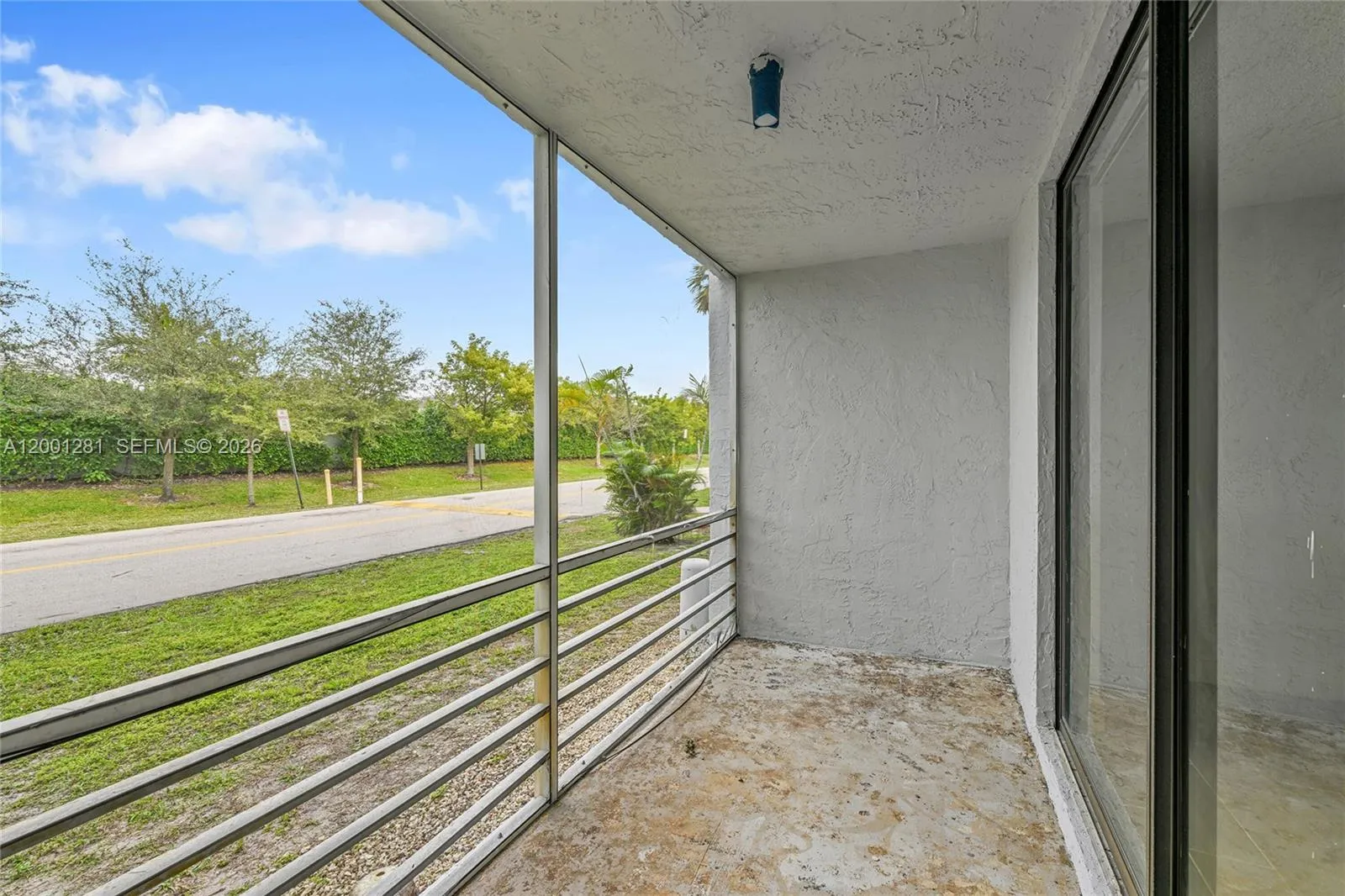 2850 Somerset Dr # 105L, Lauderdale Lakes FL 33311