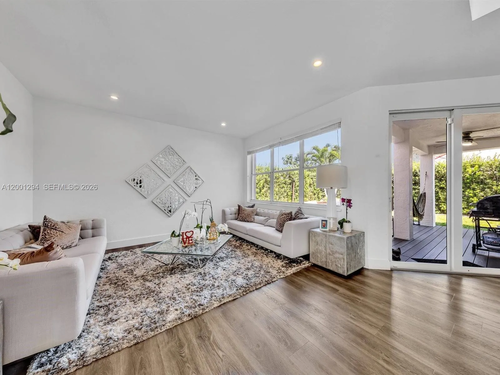 1042 Thistle Creek Ct, Weston FL 33327