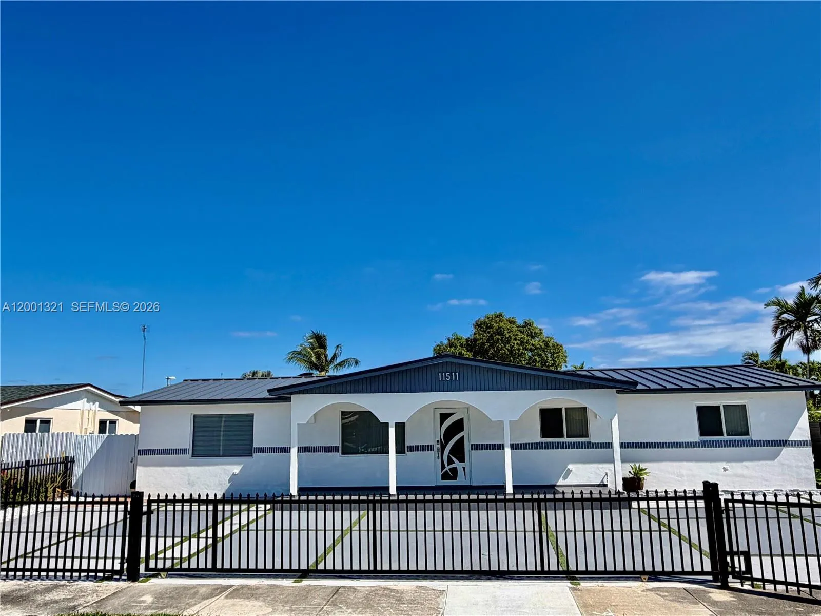 6 bedroom 3 bath for sale at 11511 SW 180th St, Miami FL 33157