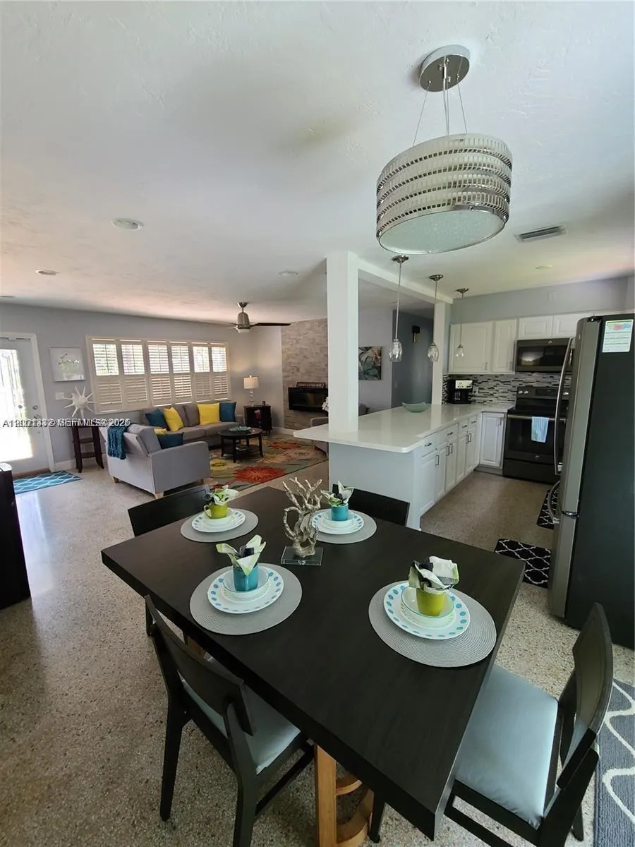 2741 NE 16th Ave, Wilton Manors FL 33334