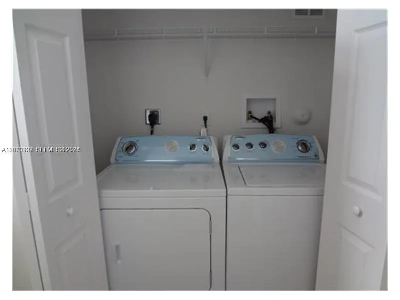 10012 NW 7th St # 216, Miami FL 33172