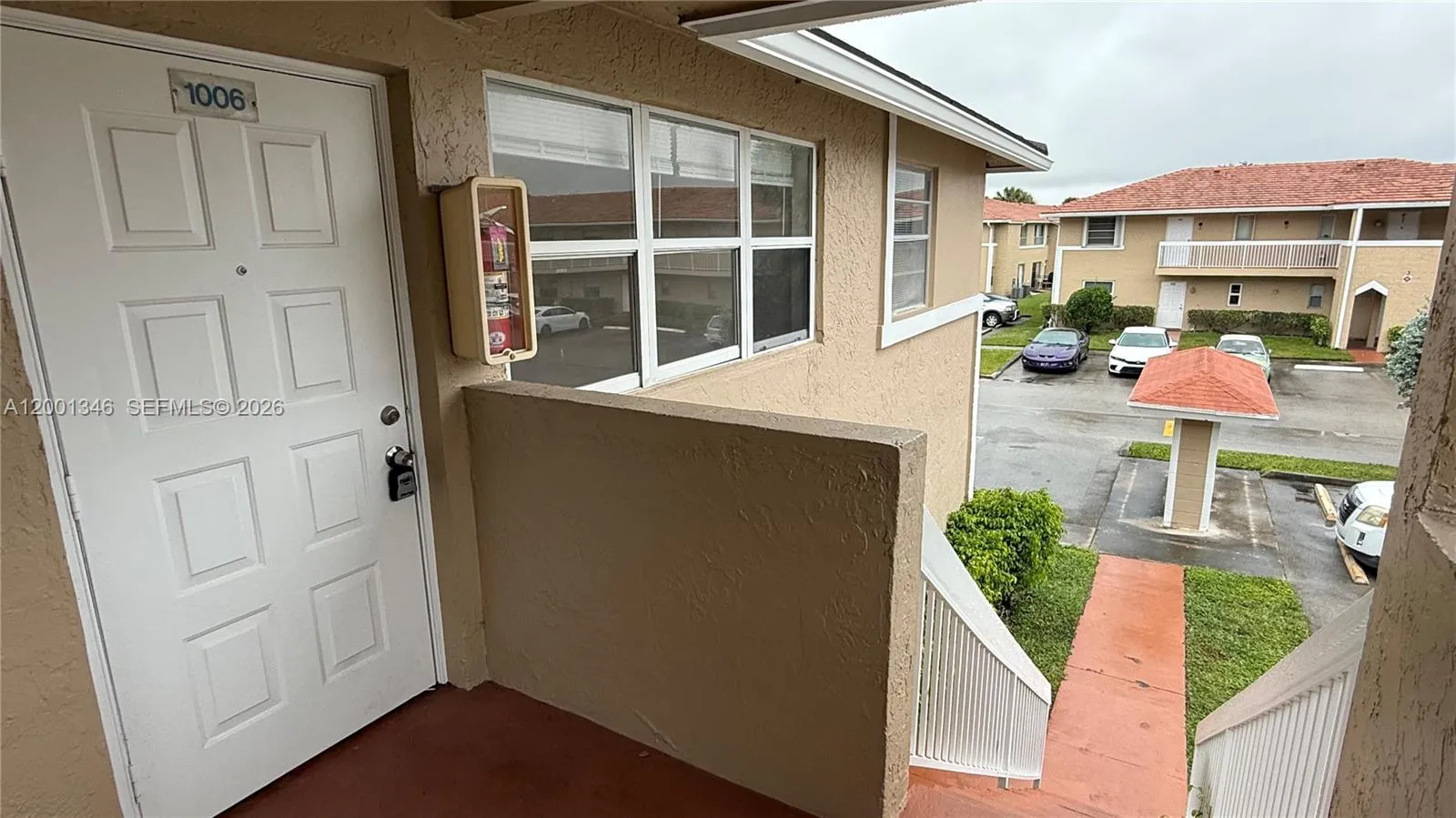 1006 Twin Lakes Dr, Coral Springs FL 33071
