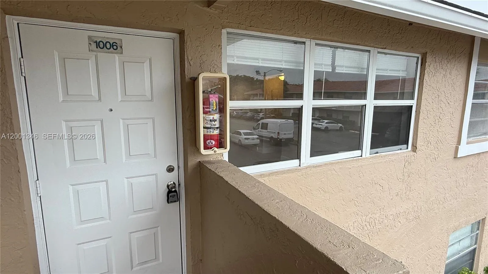 1006 Twin Lakes Dr, Coral Springs FL 33071