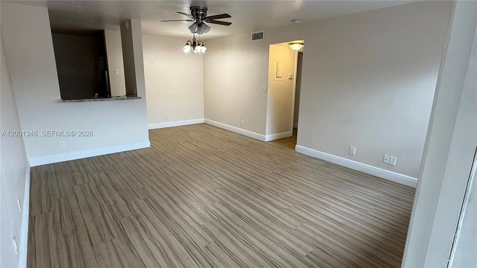 1006 Twin Lakes Dr, Coral Springs FL 33071