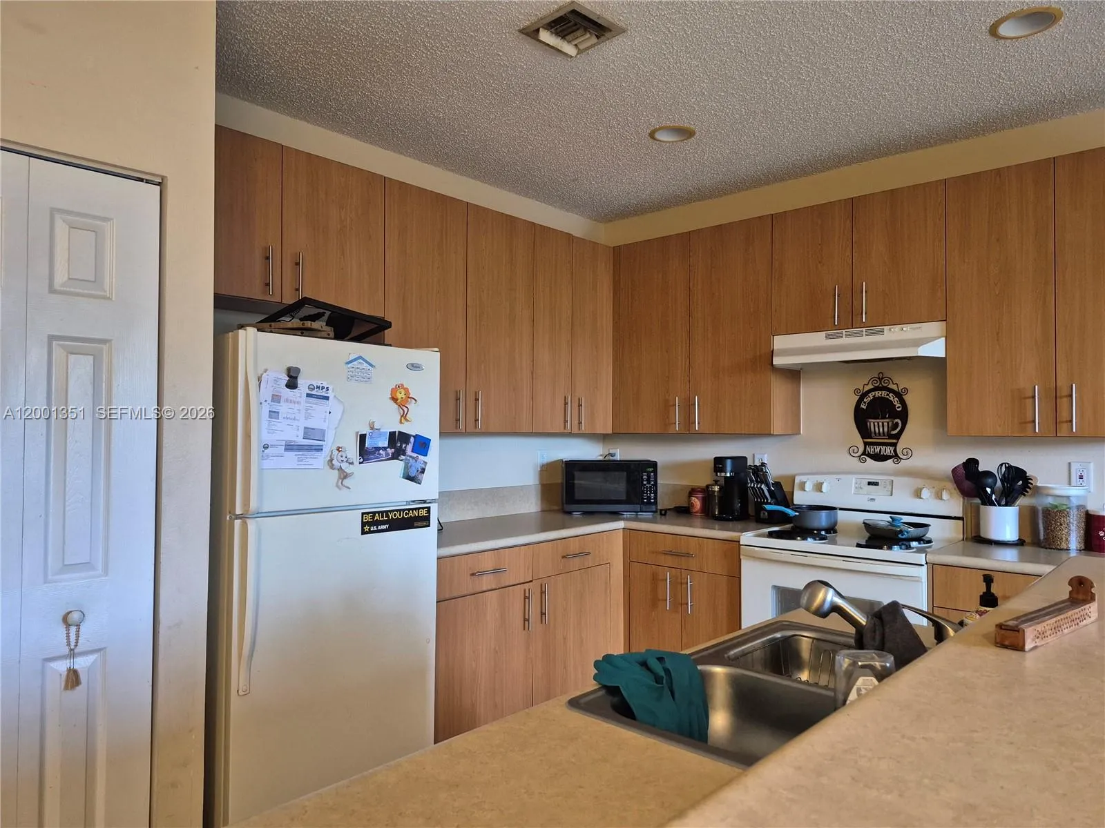 921 NE 42nd Pl, Homestead FL 33033