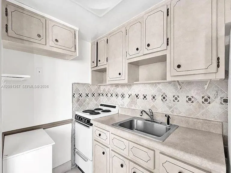 2430 NE 135th St # 300, North Miami FL 33181