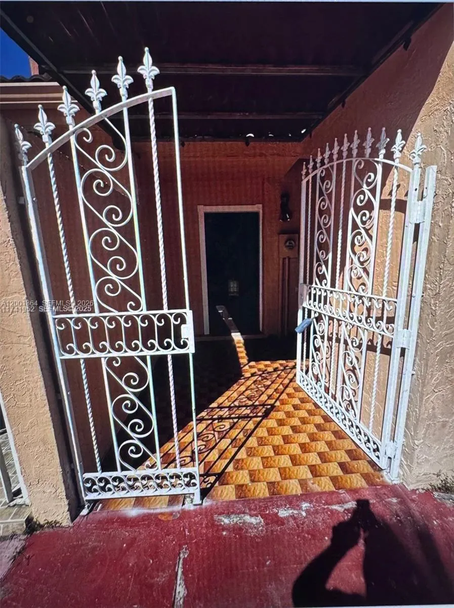 4372 W 11th Ln # 30, Hialeah FL 33012