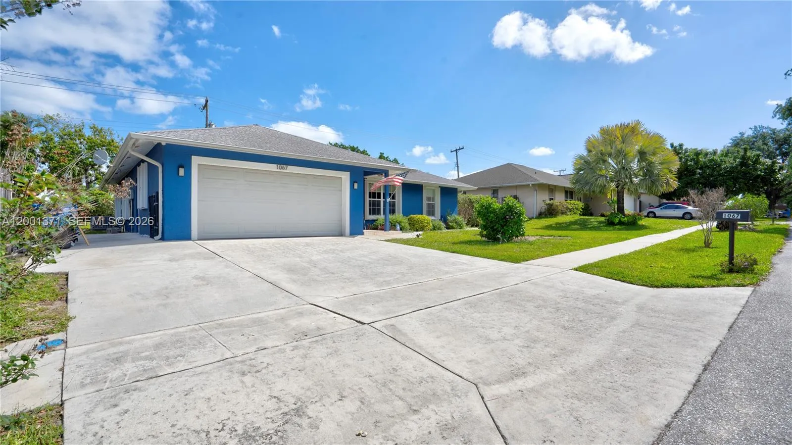 1067 Julia Heights Dr, Lantana FL 33462