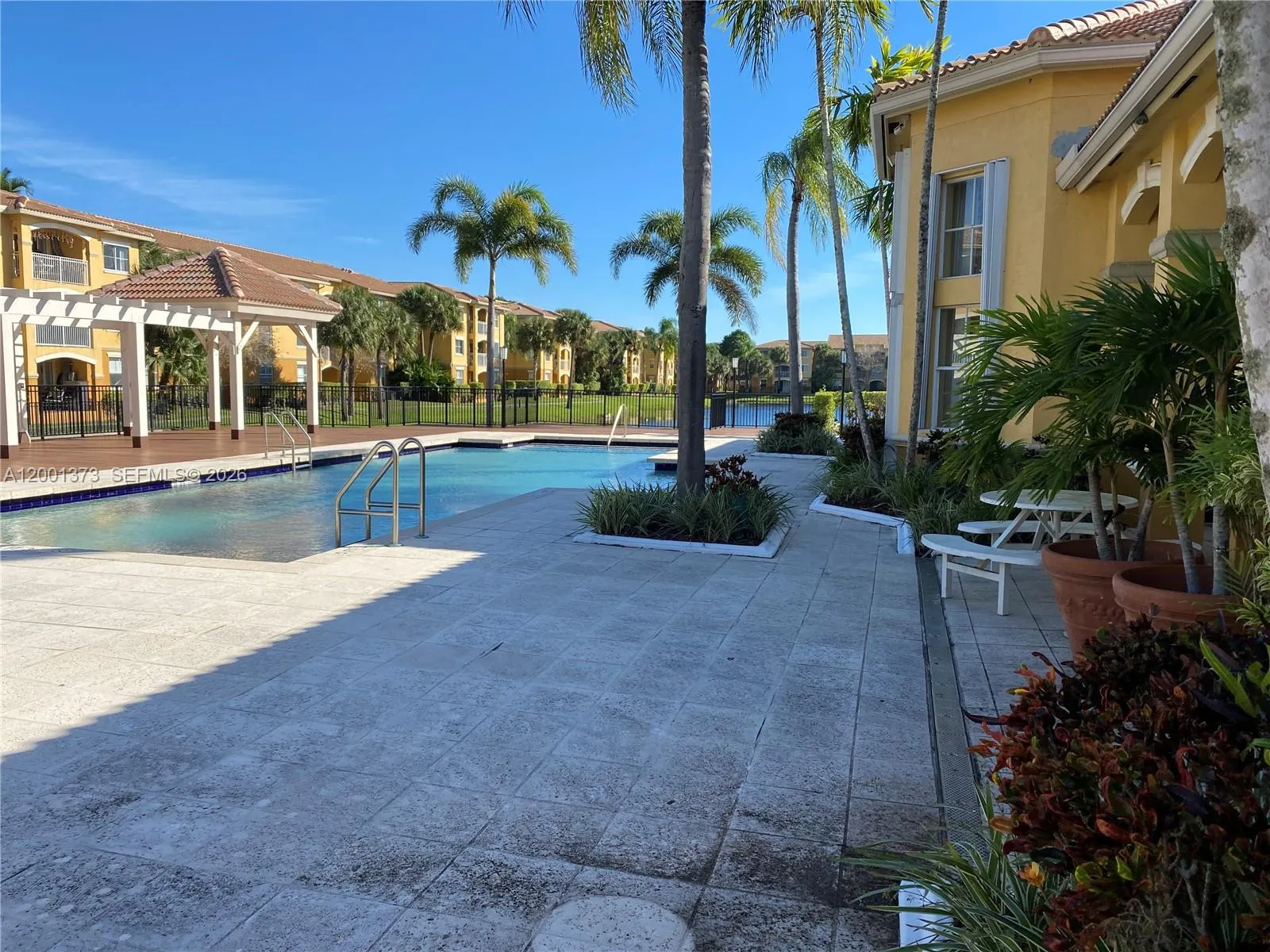 9645 nw 1st ct # 302, Pembroke Pines FL 33024