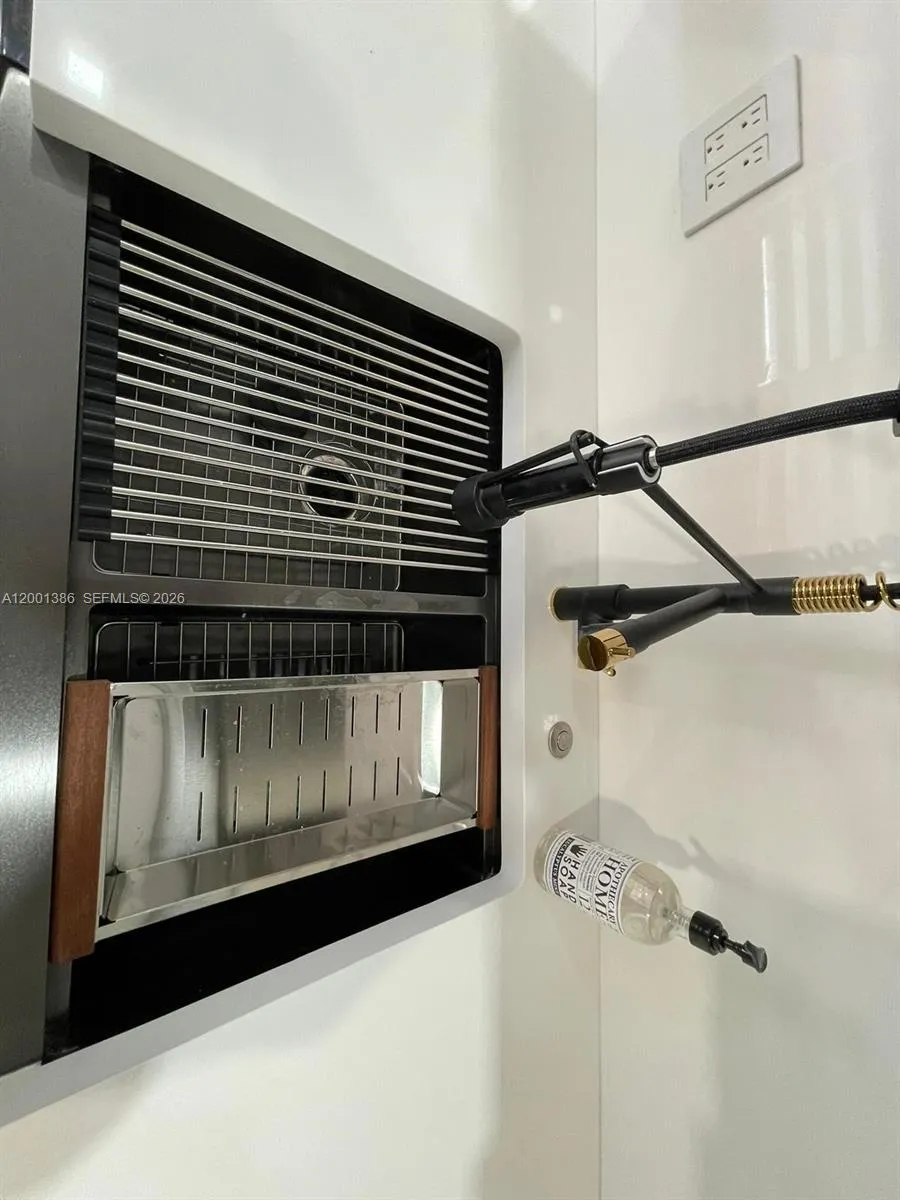 10460 SW 26th Ter, Miami FL 33165