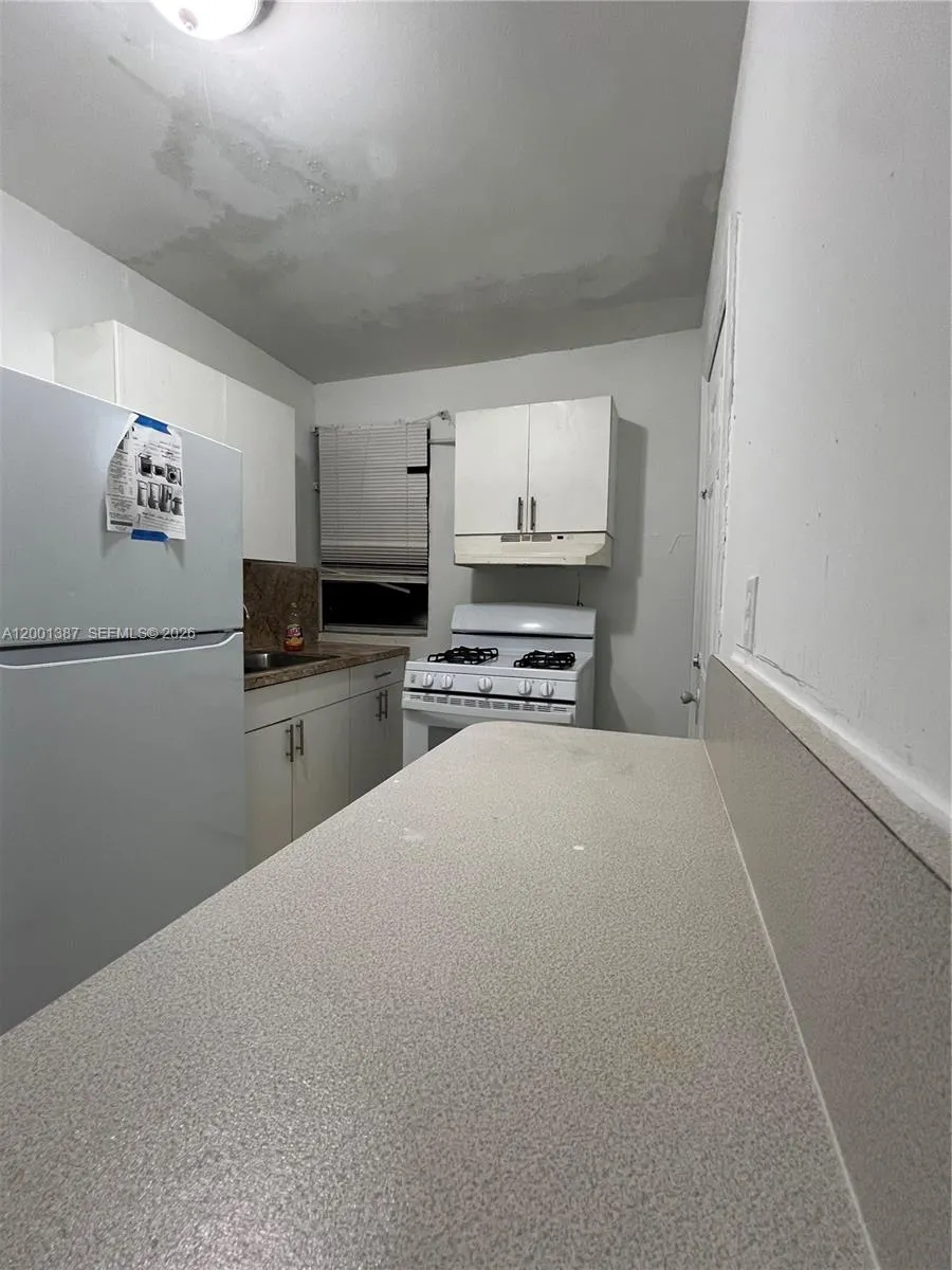 413 NW 33rd St # A, Miami FL 33127