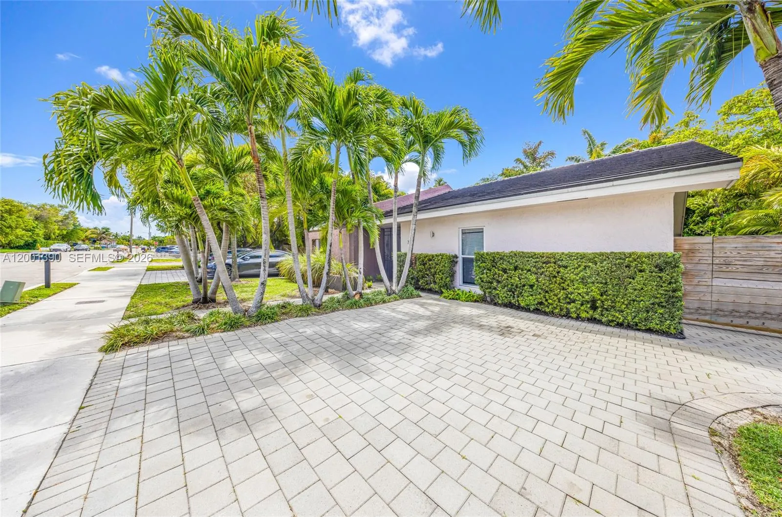 72 SW 113th Ave, Sweetwater FL 33174