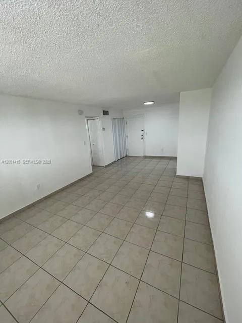 606 W 81st St # 408, Hialeah FL 33014