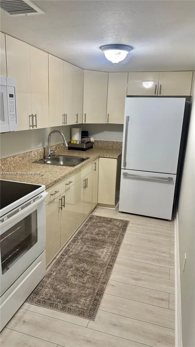 8794 SW 12th St # 103, Miami FL 33174