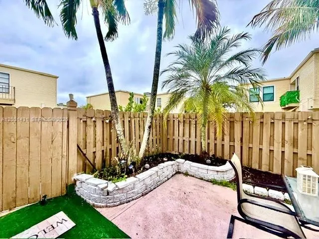 1569 Shaker Cir, Wellington FL 33414