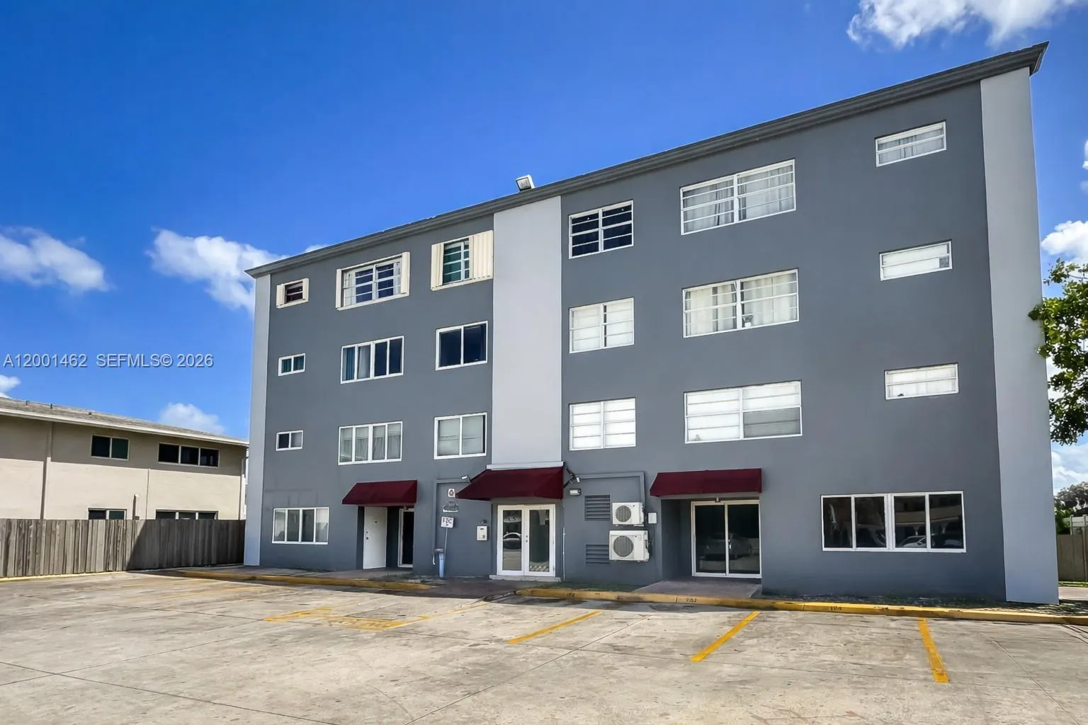 1060 Crystal Lake Dr # 401, Deerfield Beach FL 33064