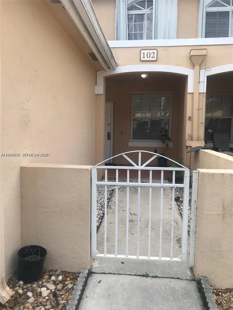 14621 Balgowan Rd # 3, Miami Lakes FL 33016