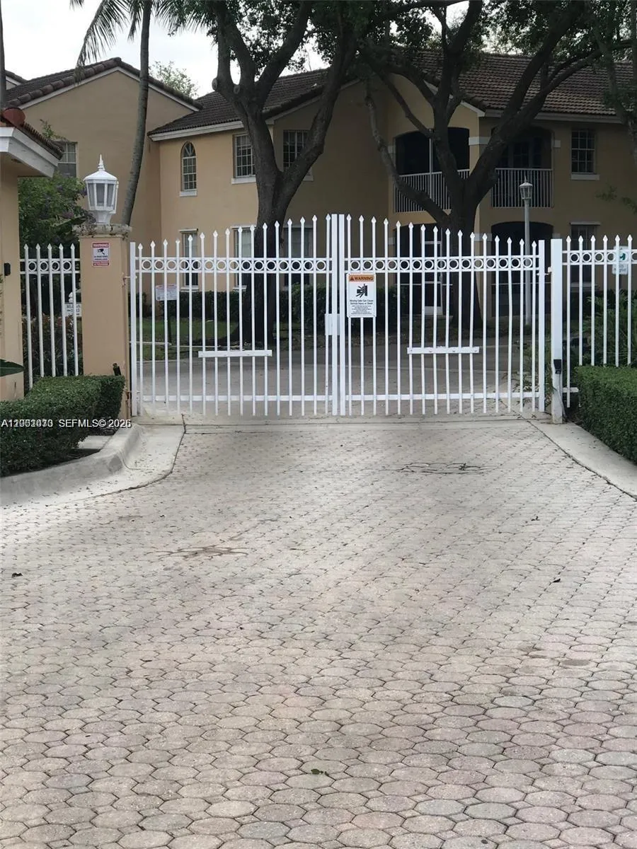 14621 Balgowan Rd # 3, Miami Lakes FL 33016