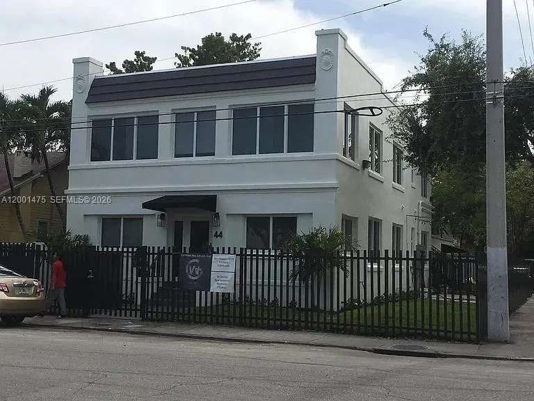 44 NW 10th Ave # 4, Miami FL 33128