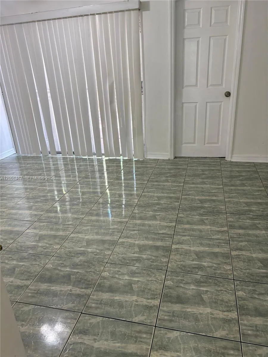 270 NE 142nd St # 14A, Miami FL 33161