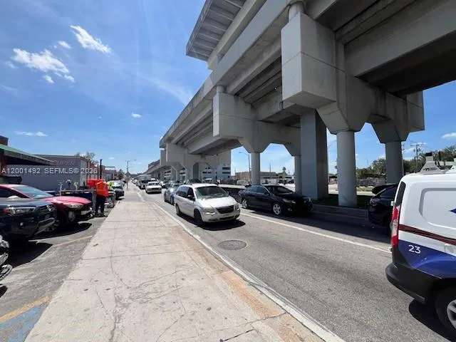 1120 E 25th St, Hialeah FL 33013