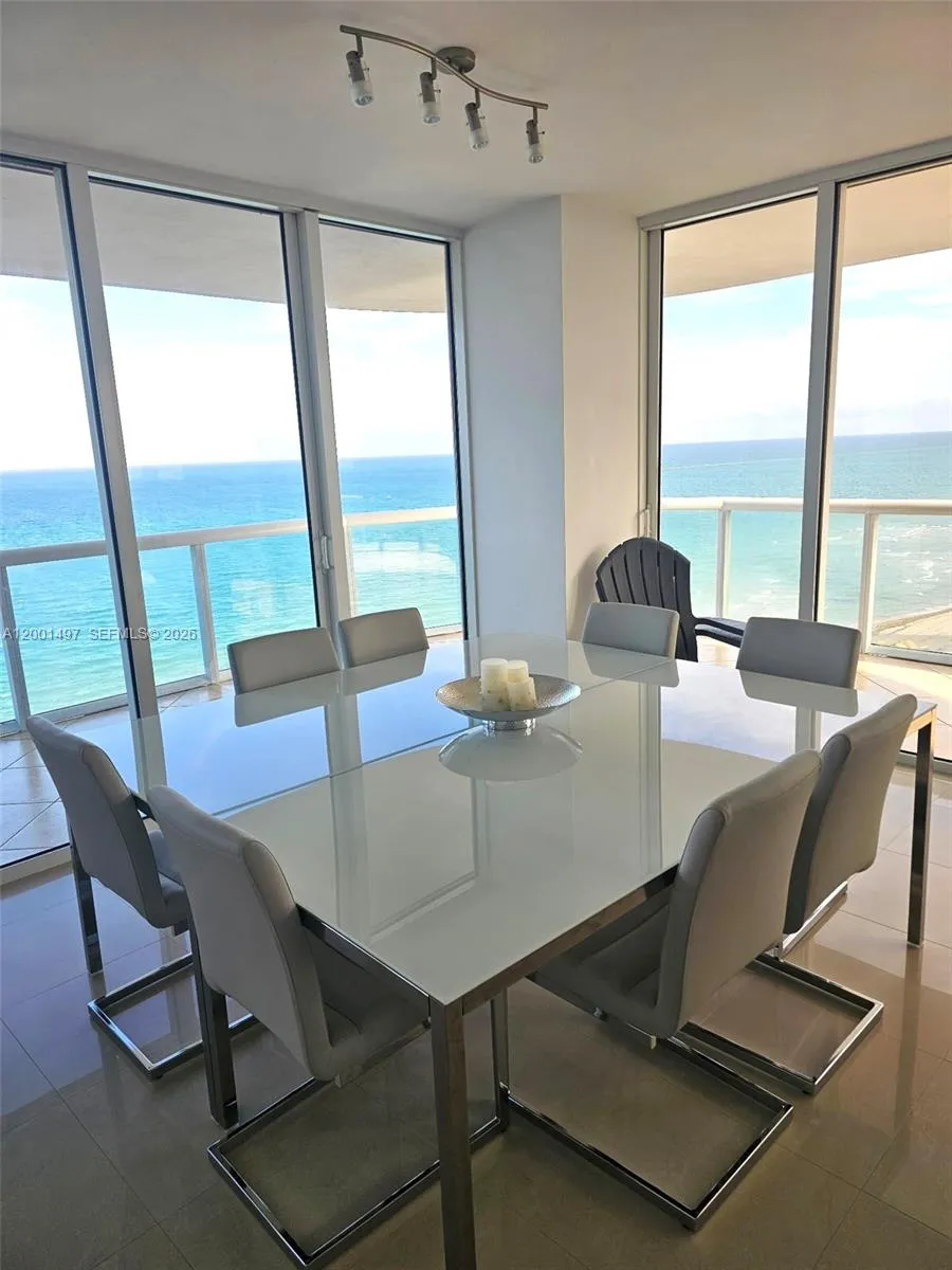 6365 Collins Ave # 1703, Miami Beach FL 33141