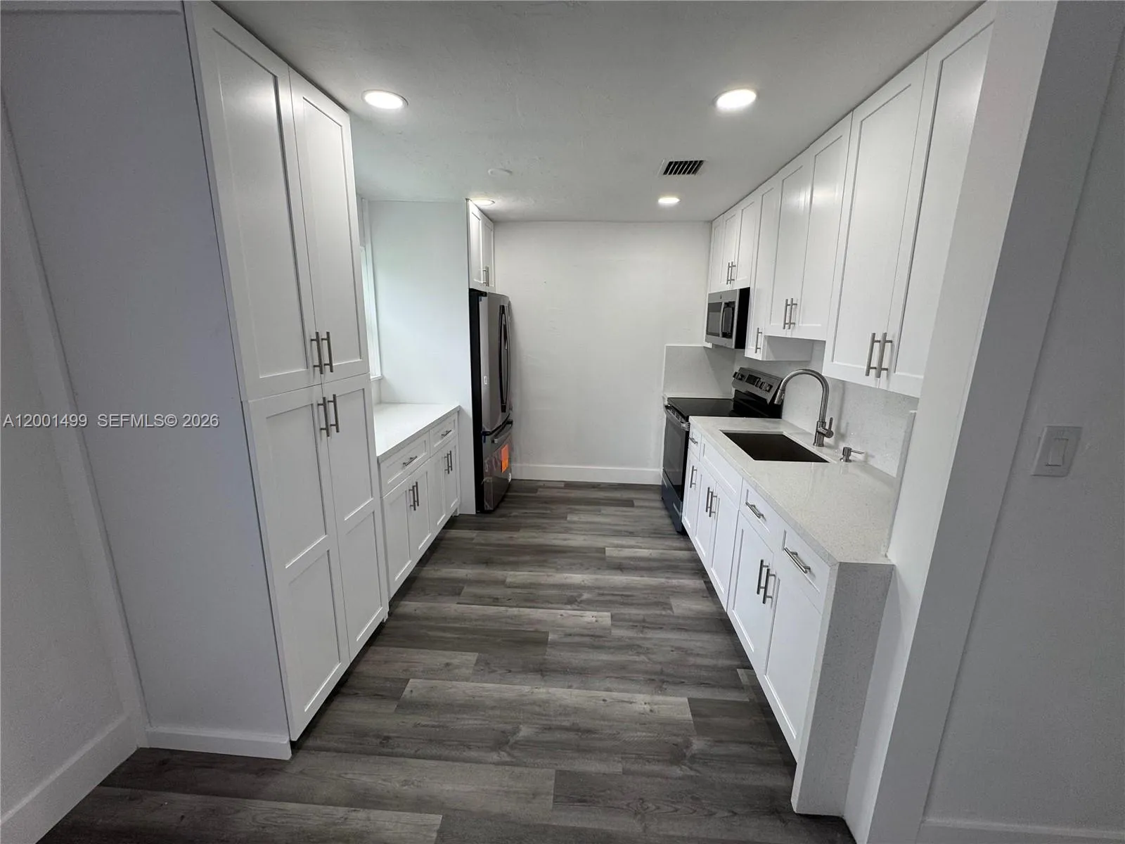 5611 SW 38th St, Davie FL 33314