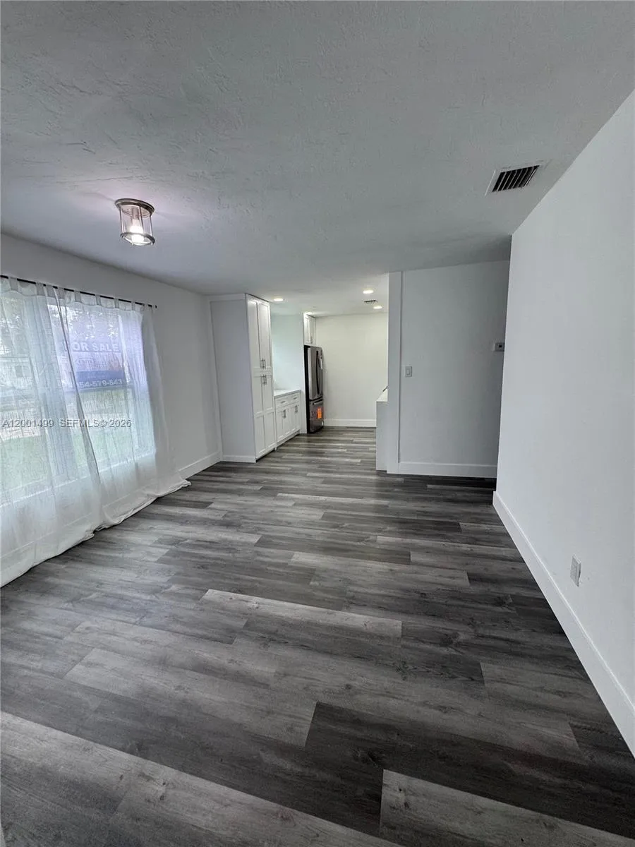 5611 SW 38th St, Davie FL 33314