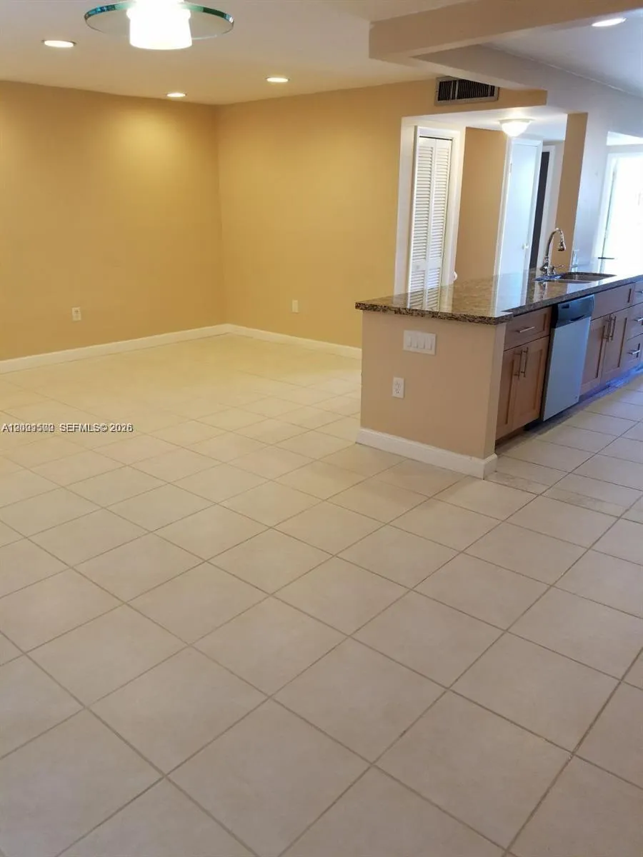 2750 N 34th Ave # 9D, Hollywood FL 33021