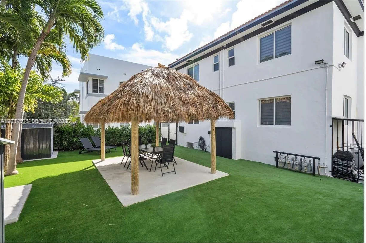 817 W 39th St # 2, Miami Beach FL 33140