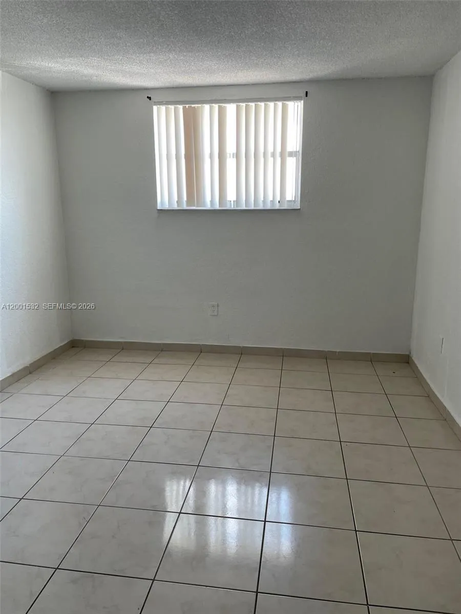 666 W 81st St # 407, Hialeah FL 33014