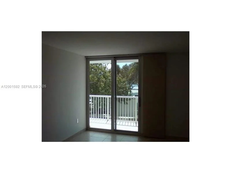 150 SE 25 RD # 8L, Miami FL 33129