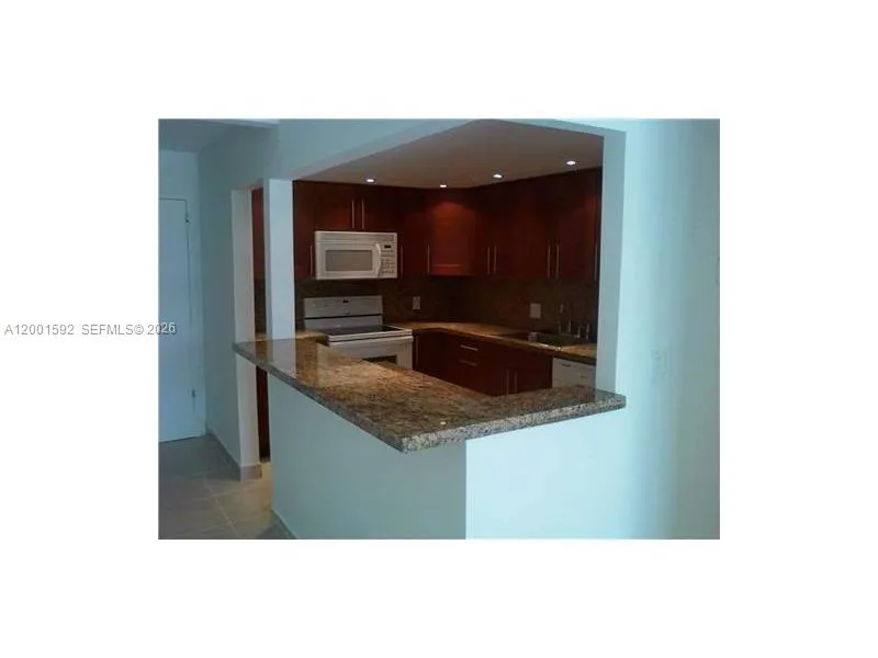 150 SE 25 RD # 8L, Miami FL 33129