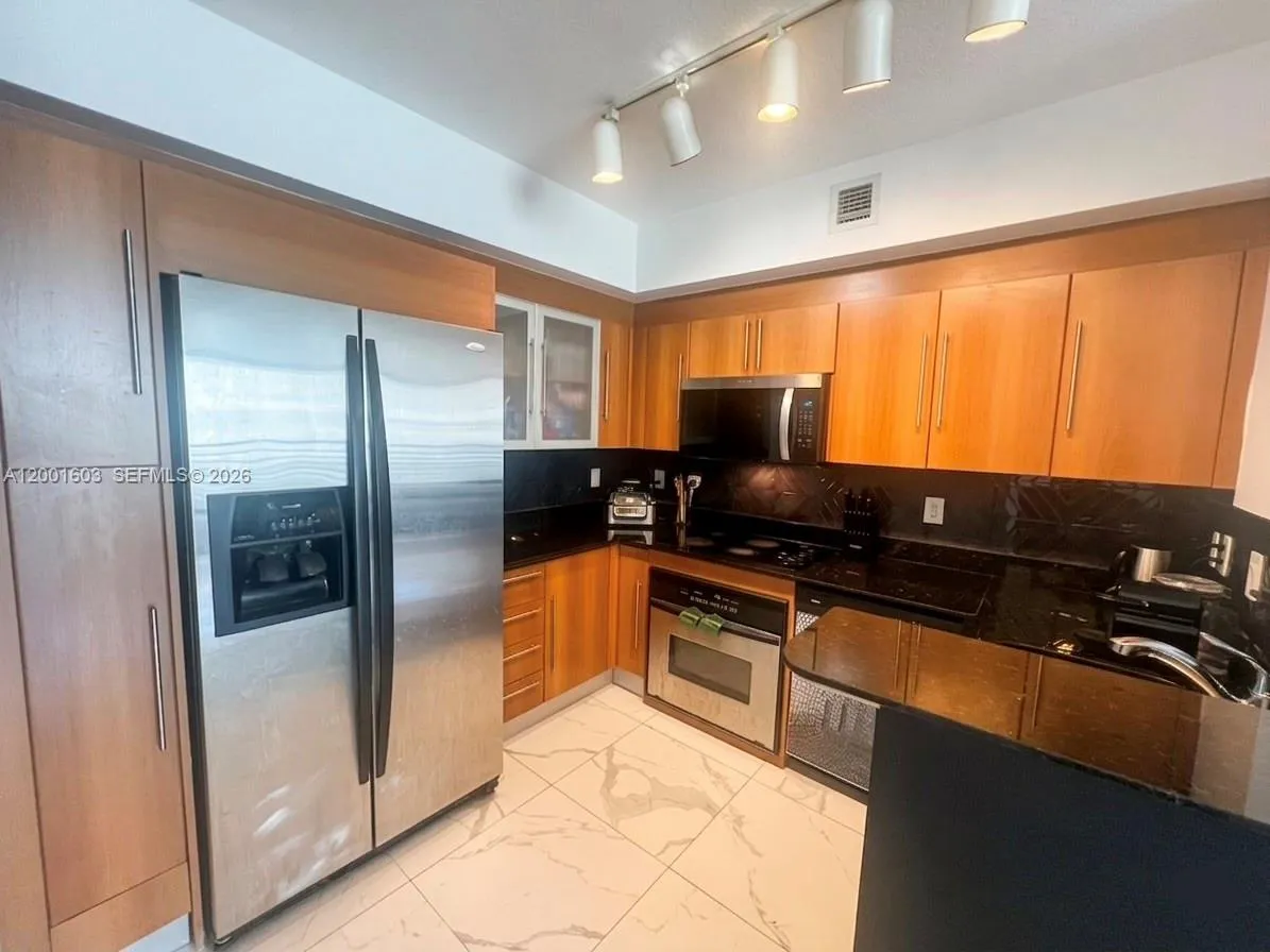 335 S Biscayne Blvd # 3300, Miami FL 33131